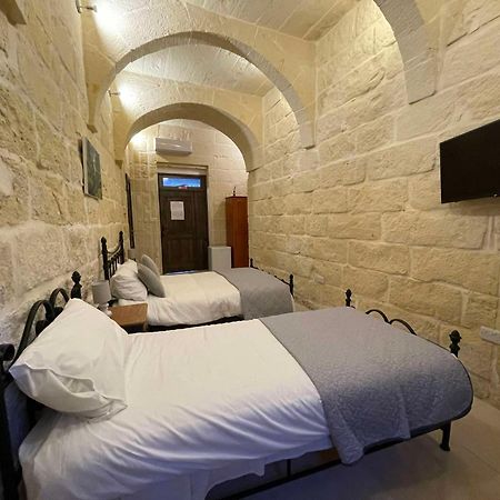 The Cloisters Bed And Breakfast Xagħra Exterior foto