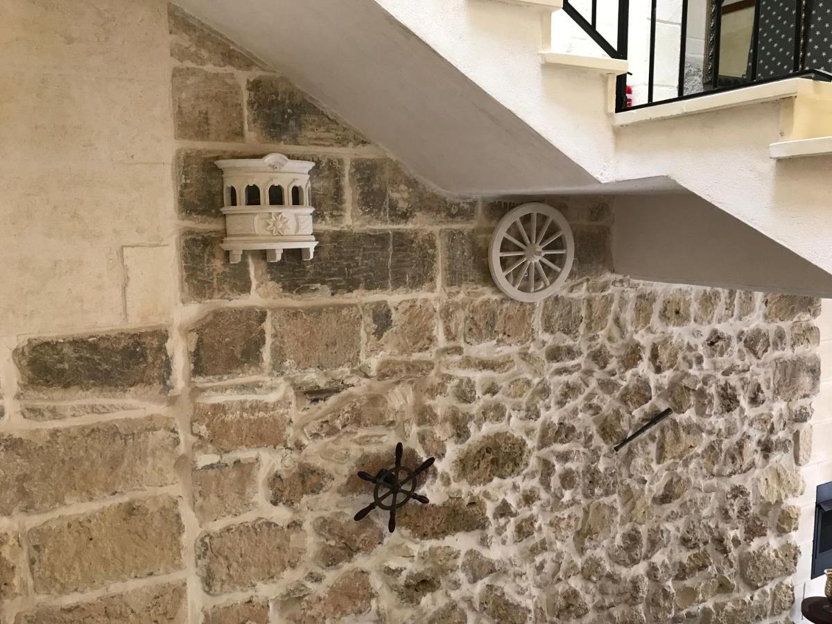 The Cloisters Bed And Breakfast Xagħra Exterior foto