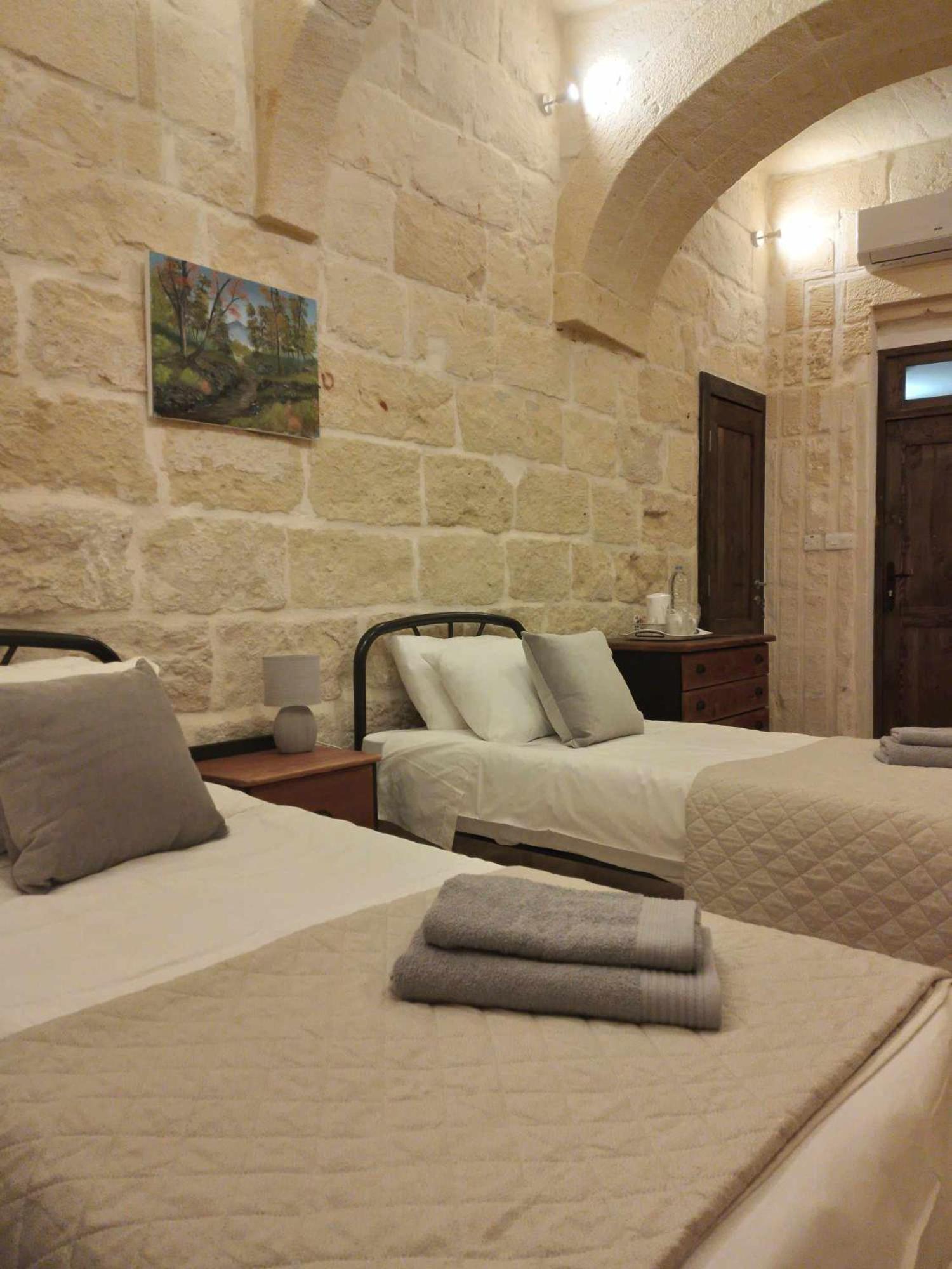 The Cloisters Bed And Breakfast Xagħra Exterior foto