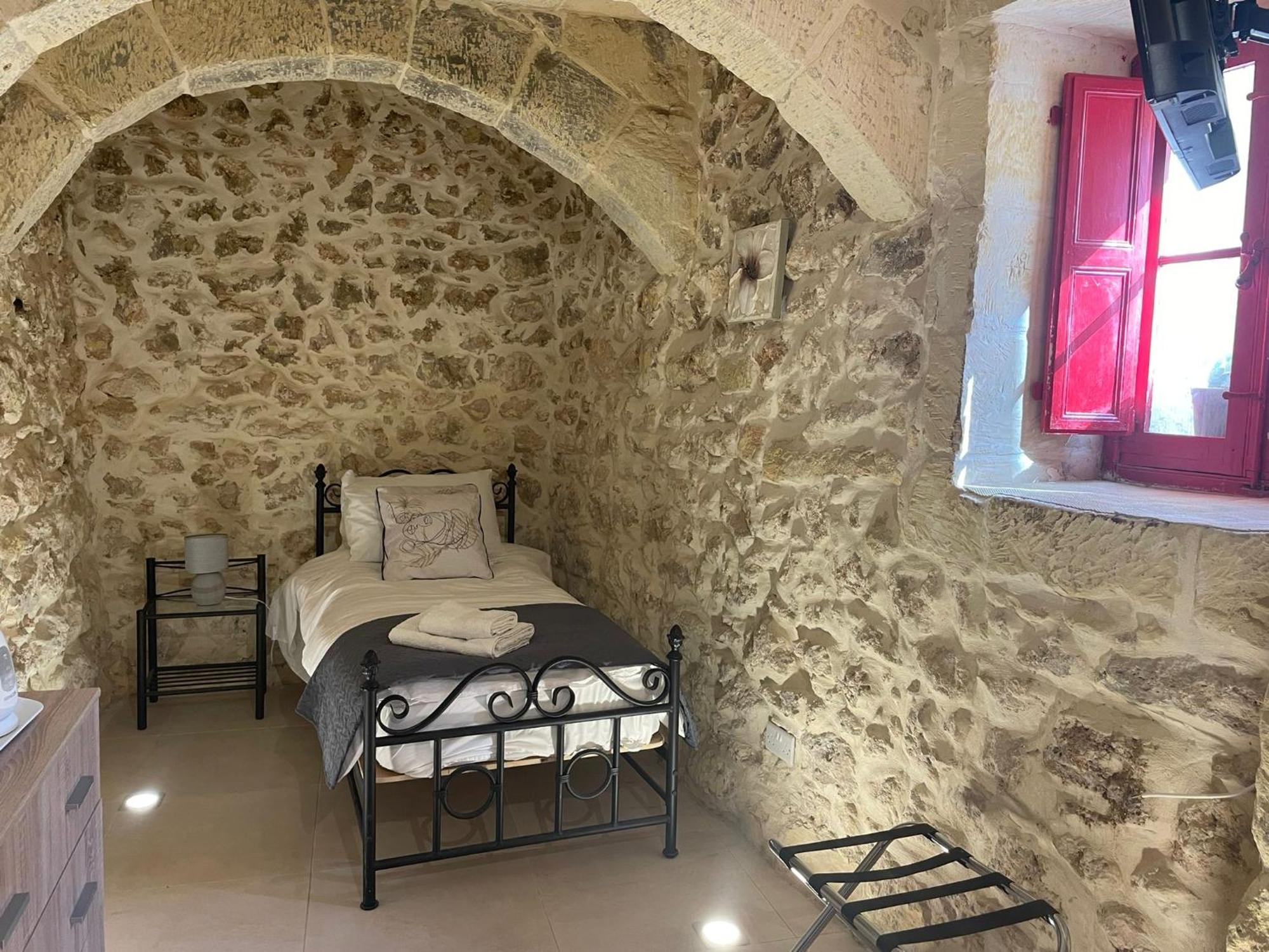 The Cloisters Bed And Breakfast Xagħra Exterior foto