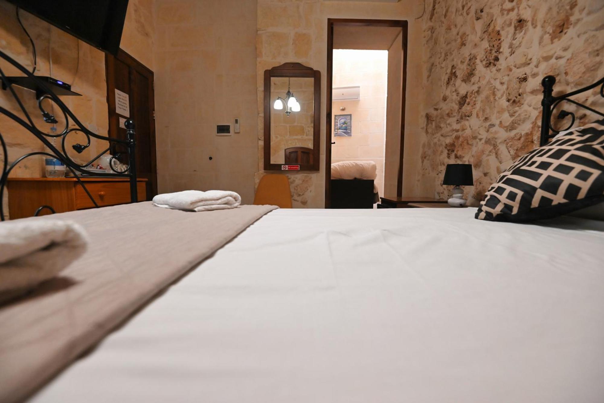 The Cloisters Bed And Breakfast Xagħra Exterior foto