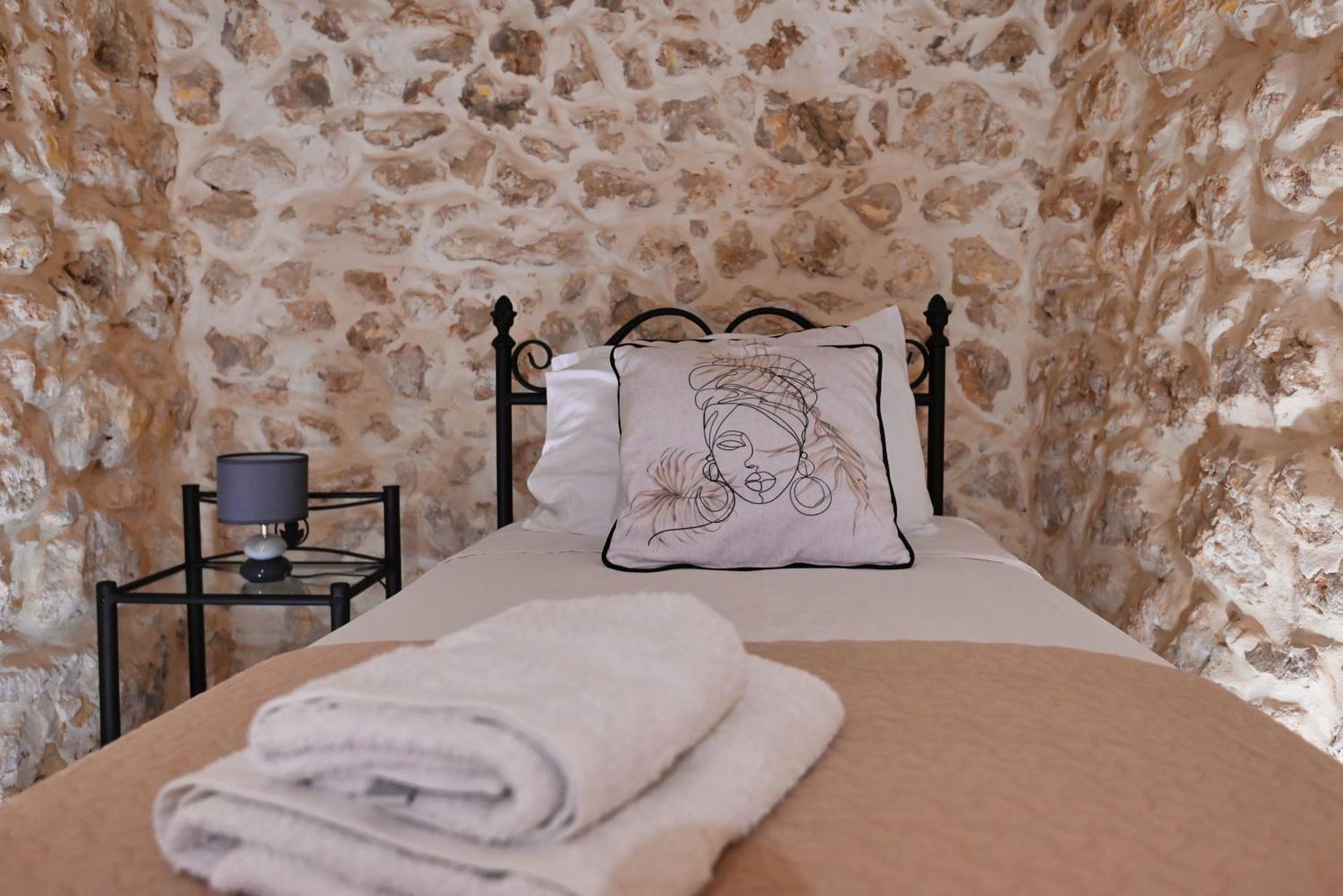 The Cloisters Bed And Breakfast Xagħra Exterior foto