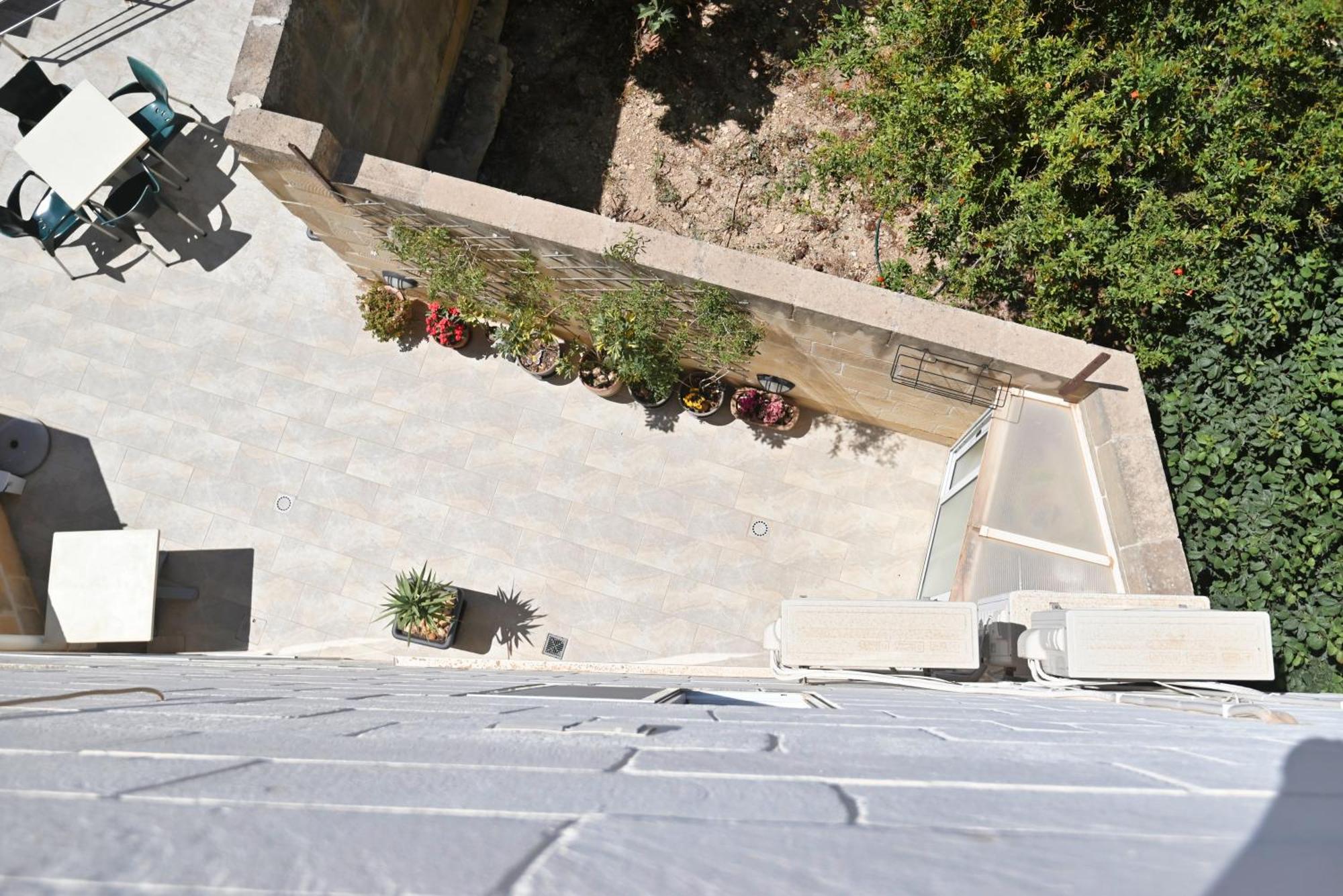 The Cloisters Bed And Breakfast Xagħra Exterior foto