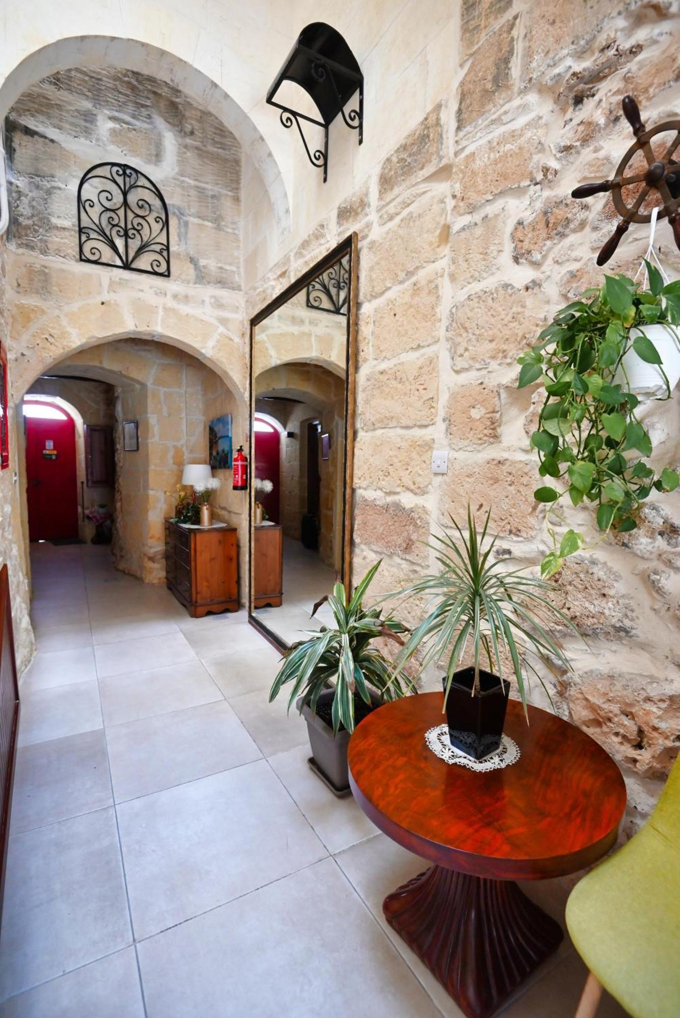 The Cloisters Bed And Breakfast Xagħra Exterior foto