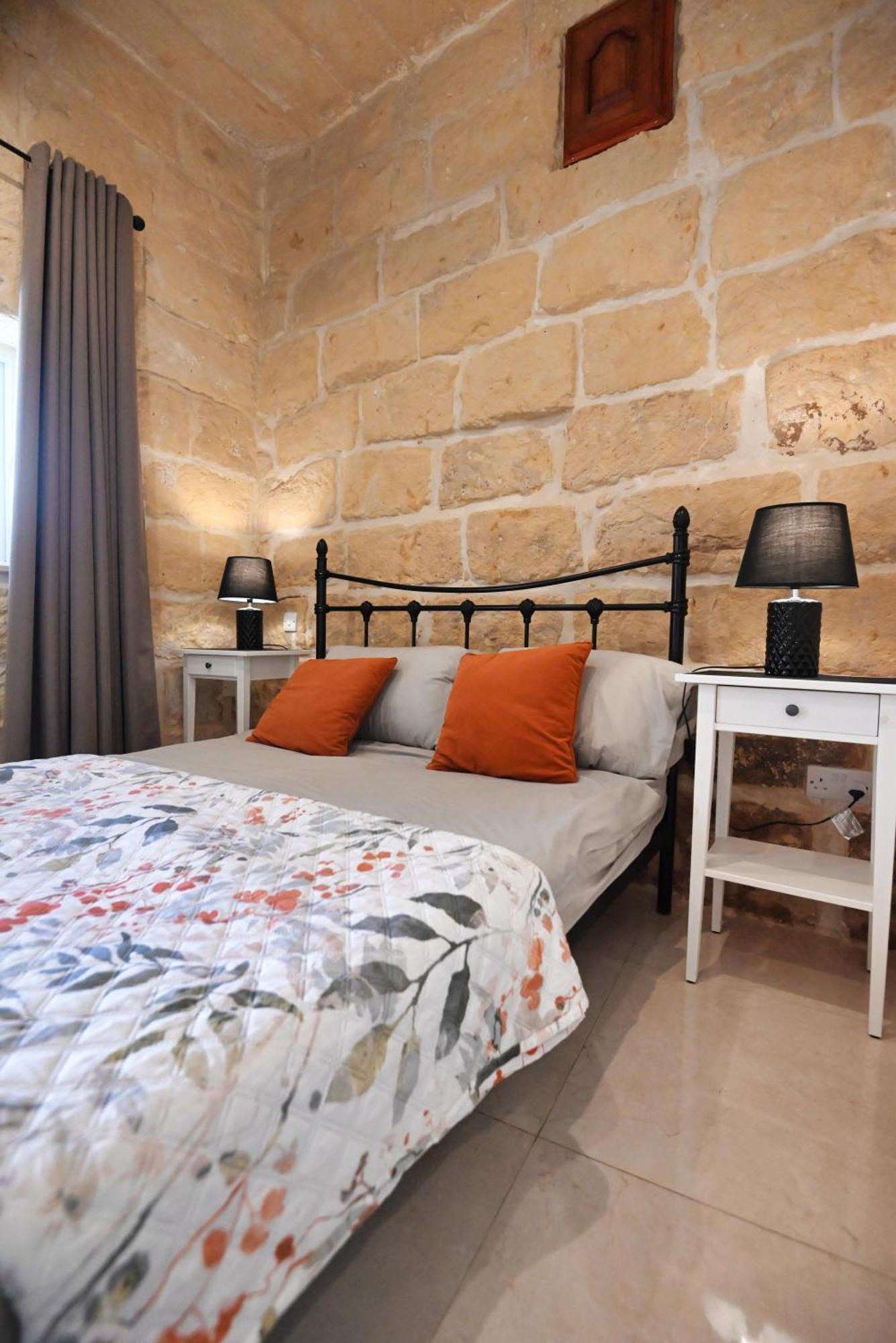 The Cloisters Bed And Breakfast Xagħra Exterior foto
