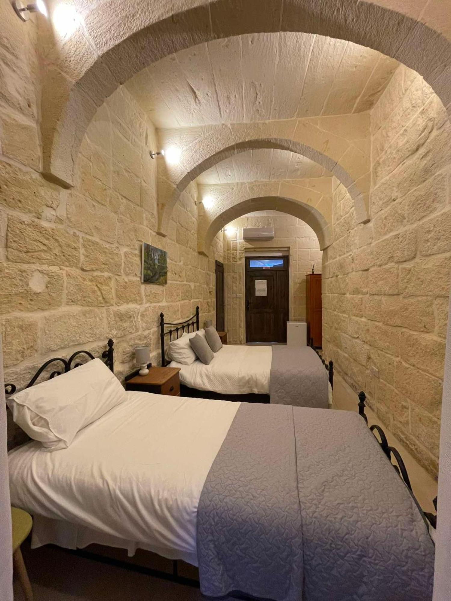 The Cloisters Bed And Breakfast Xagħra Exterior foto